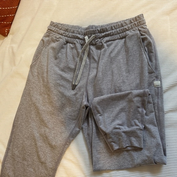 Vuori Performance Jogger - Picture 3 of 3